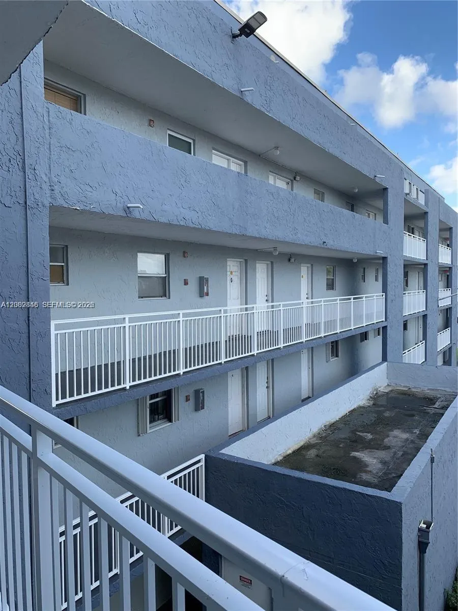 9359 Fontainebleau Blvd #F307 Miami, FL 33172
