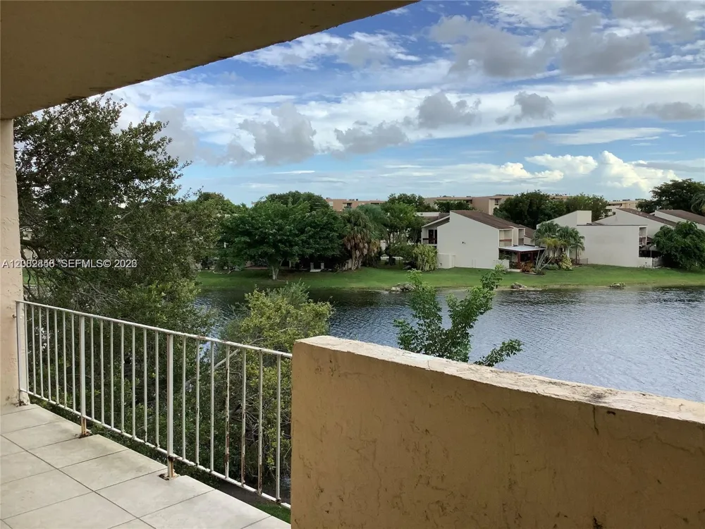 9359 Fontainebleau Blvd #F307 Miami, FL 33172