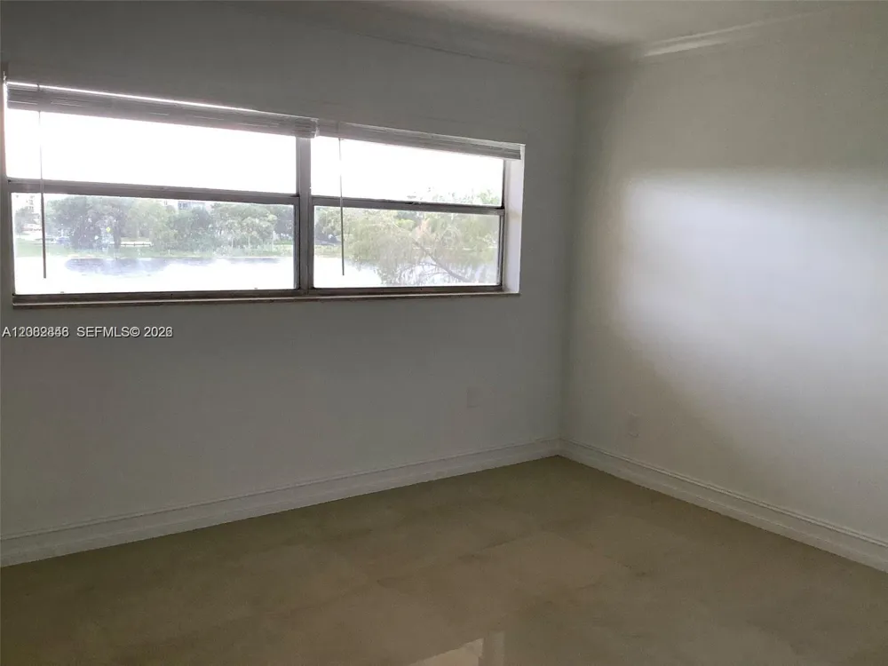 9359 Fontainebleau Blvd #F307 Miami, FL 33172