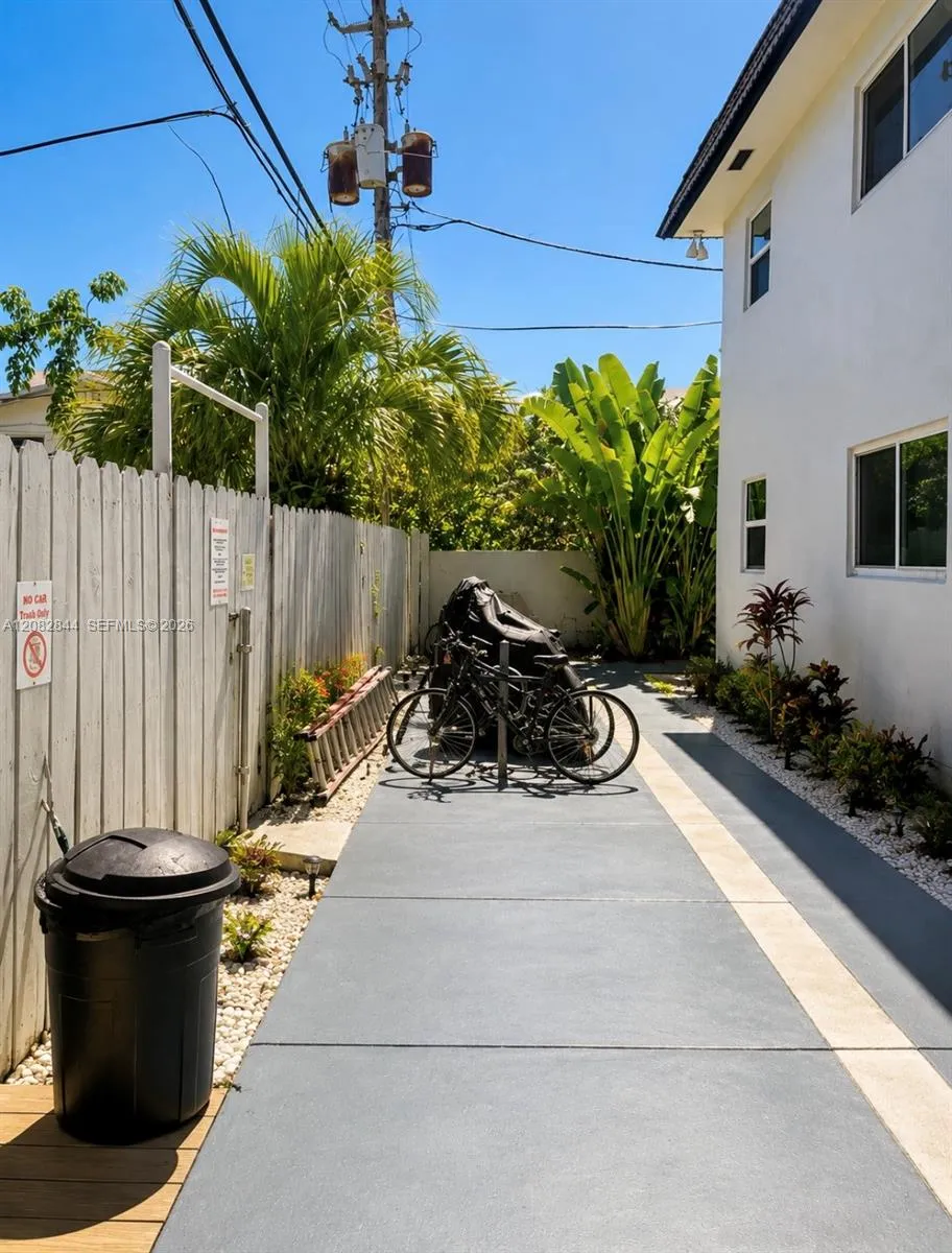 1000 SE 15th St #205 Fort Lauderdale, FL 33316