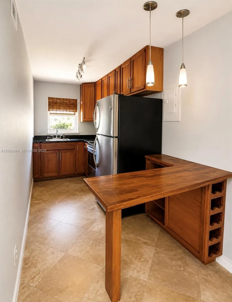 1000 SE 15th St #205 Fort Lauderdale, FL 33316