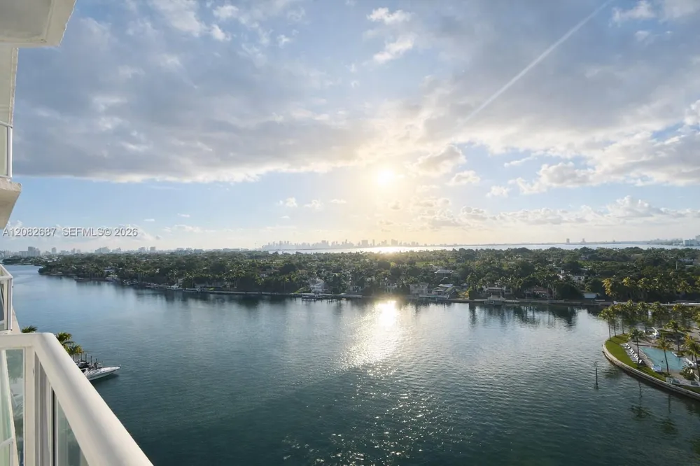 5900 Collins Ave #1405 Miami Beach, FL 33140