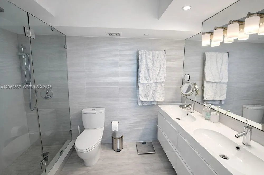 5900 Collins Ave #1405 Miami Beach, FL 33140