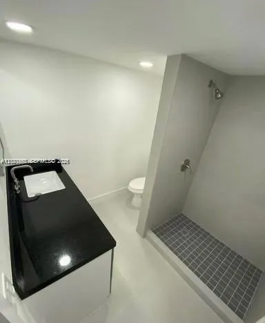 10000 NW 80th Ct #2132 Hialeah Gardens, FL 33016
