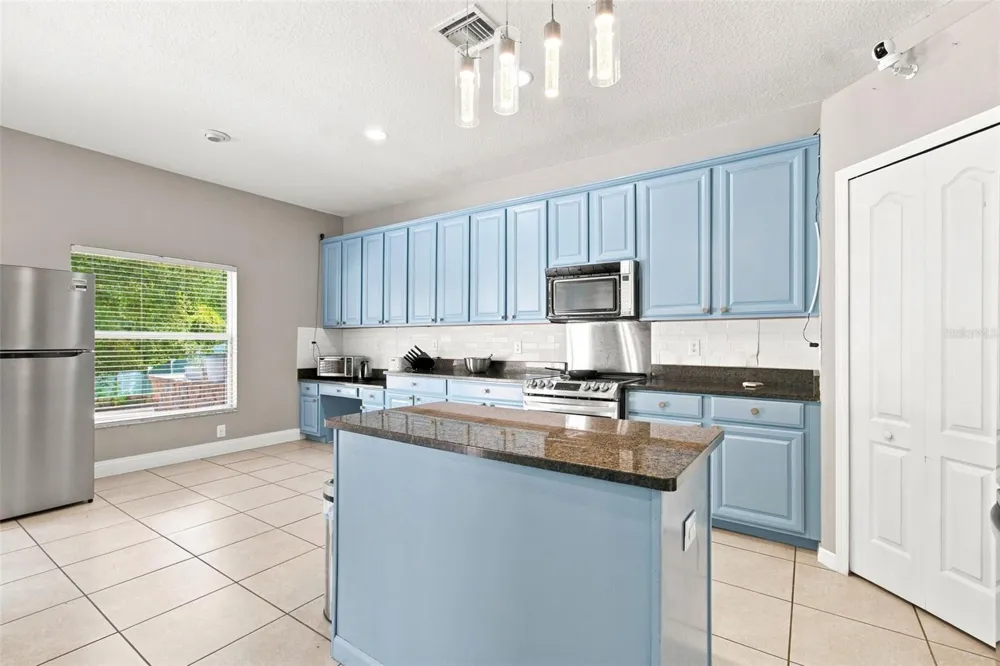 10637 LIBERTY BELL DRIVE Tampa, FL 33647