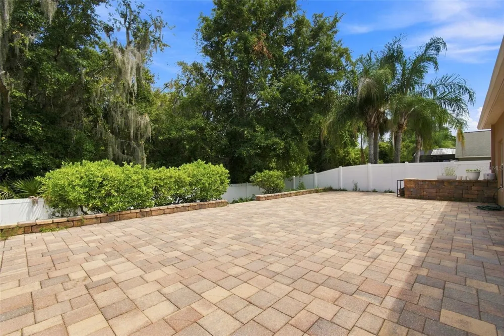 10637 LIBERTY BELL DRIVE Tampa, FL 33647