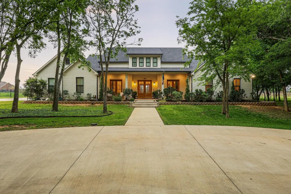 104 Beavers Bend Drive Gunter, TX 75058