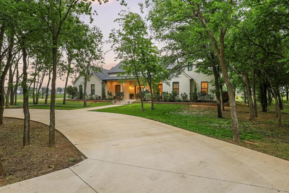 104 Beavers Bend Drive Gunter, TX 75058