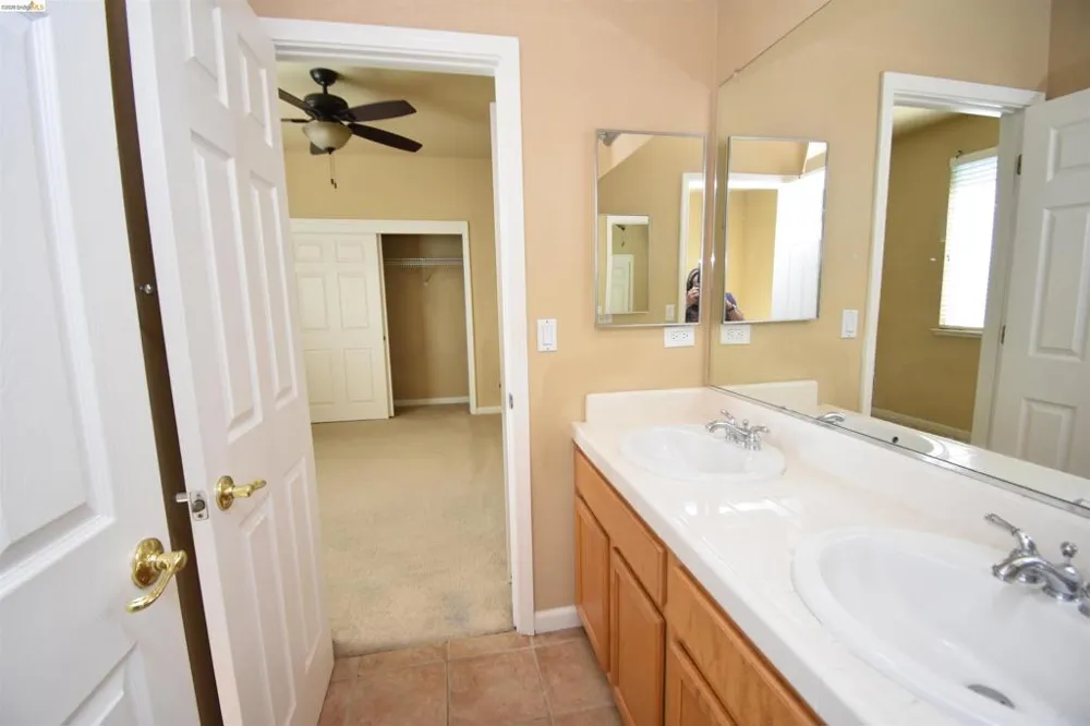 4445 Spyglass Dr Stockton, CA 95219