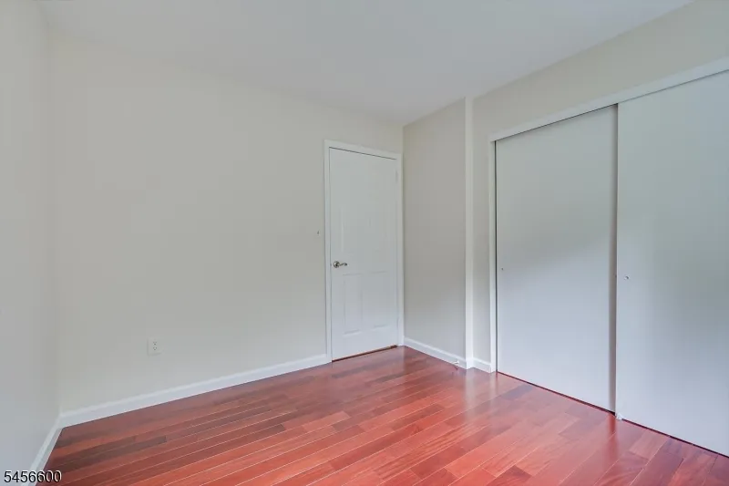 6 Norwich Pl Franklin, NJ 08873