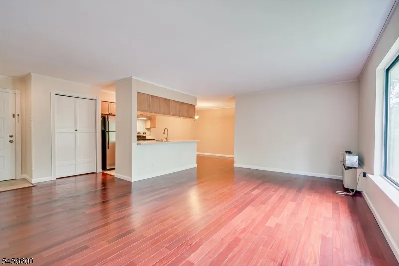 6 Norwich Pl Franklin, NJ 08873