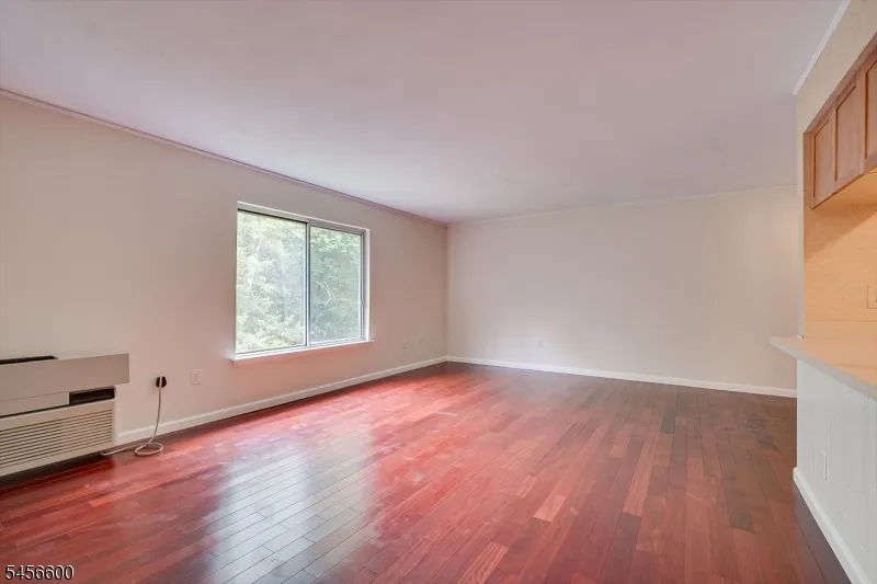 6 Norwich Pl Franklin, NJ 08873