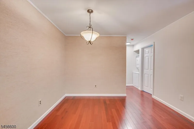 6 Norwich Pl Franklin, NJ 08873