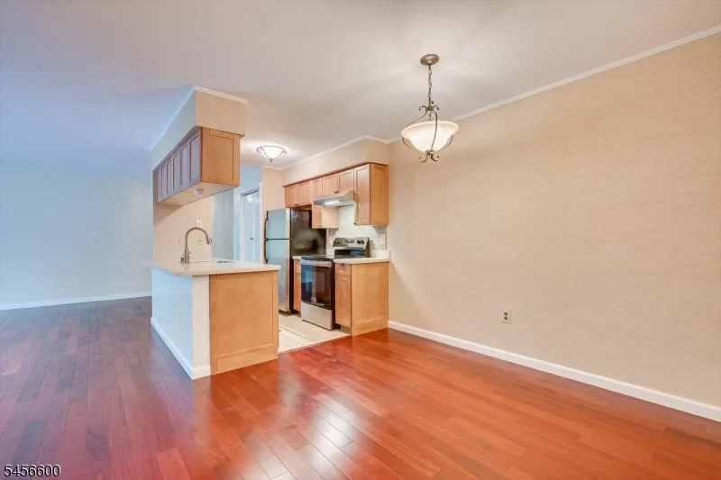 6 Norwich Pl Franklin, NJ 08873