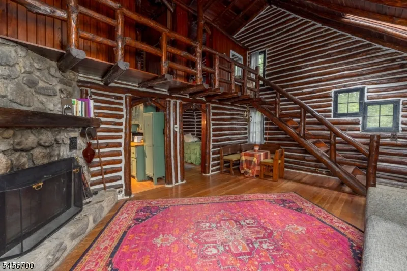 8 Mountainside Dr Vernon, NJ 07461