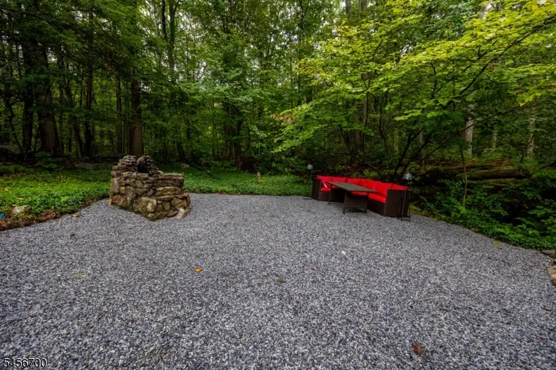 8 Mountainside Dr Vernon, NJ 07461