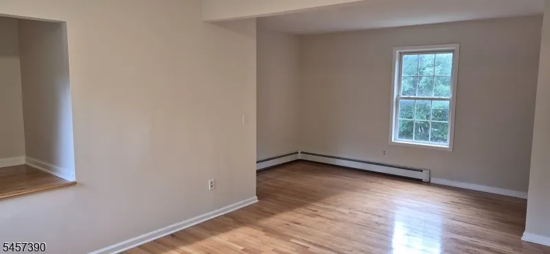 221 Knox Way Hopatcong, NJ 07843