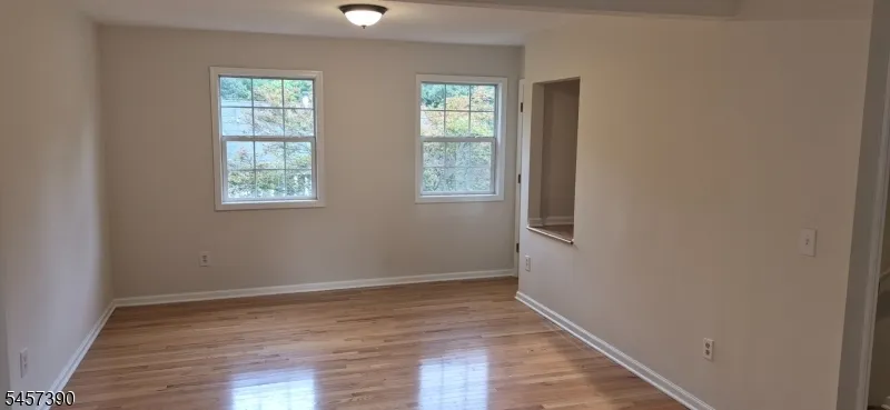 221 Knox Way Hopatcong, NJ 07843