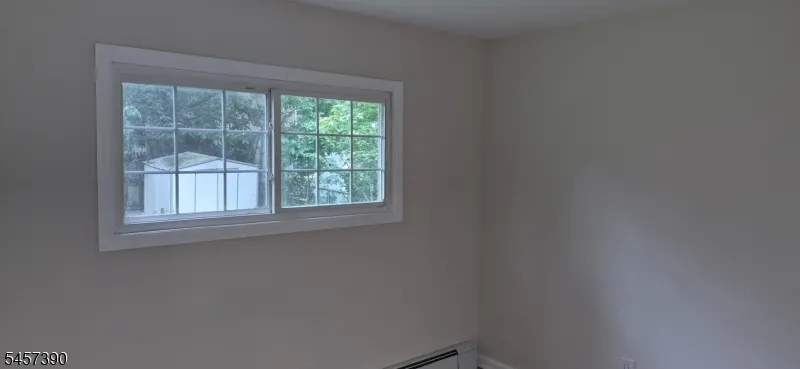 221 Knox Way Hopatcong, NJ 07843