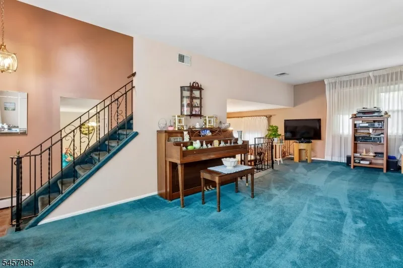 55 Lench Ave Edison, NJ 08820