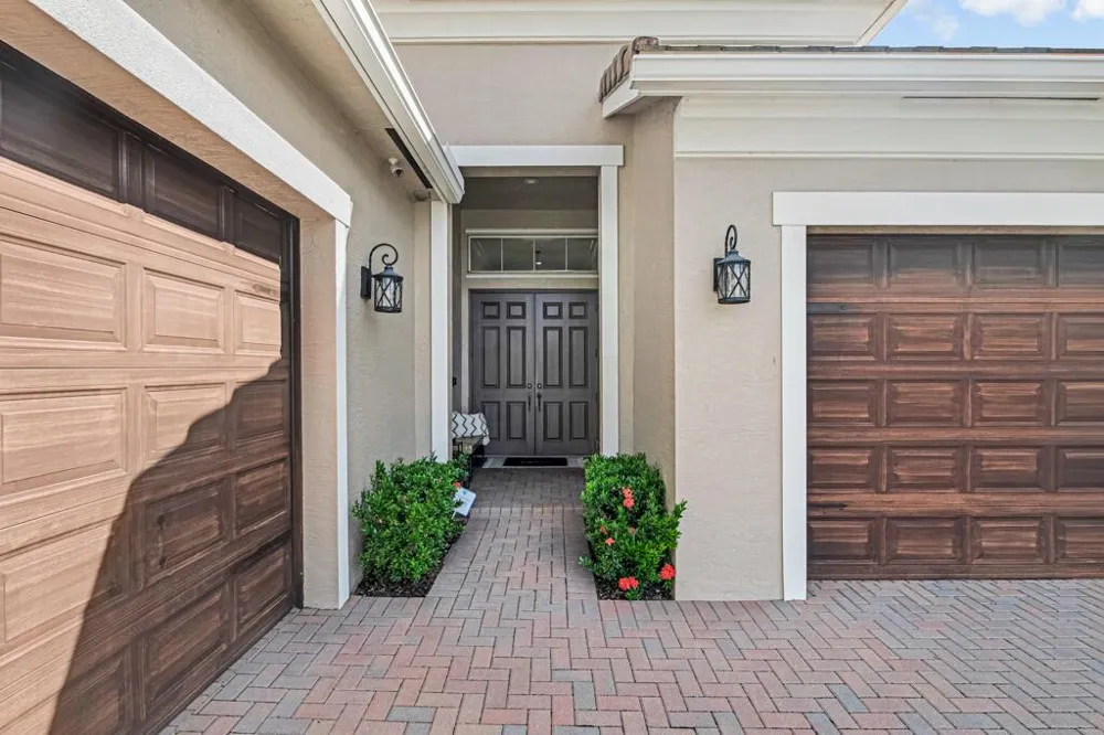 2318 Bellarosa Circle Royal Palm Beach, FL 33411