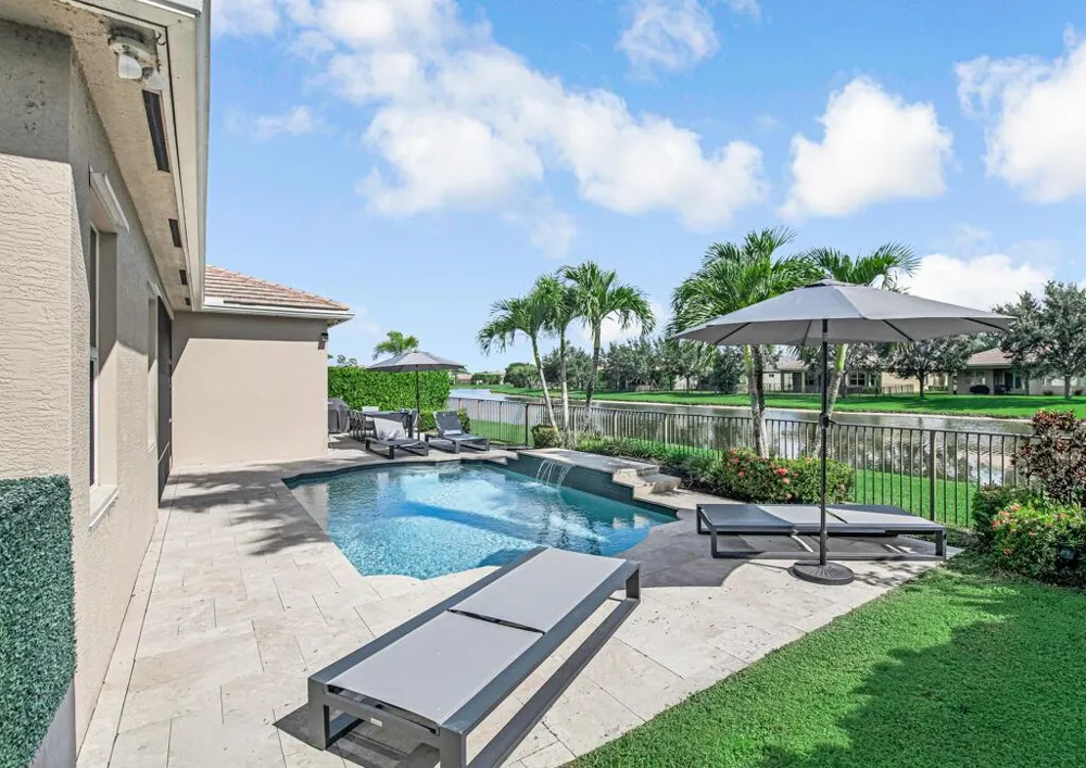 2318 Bellarosa Circle Royal Palm Beach, FL 33411