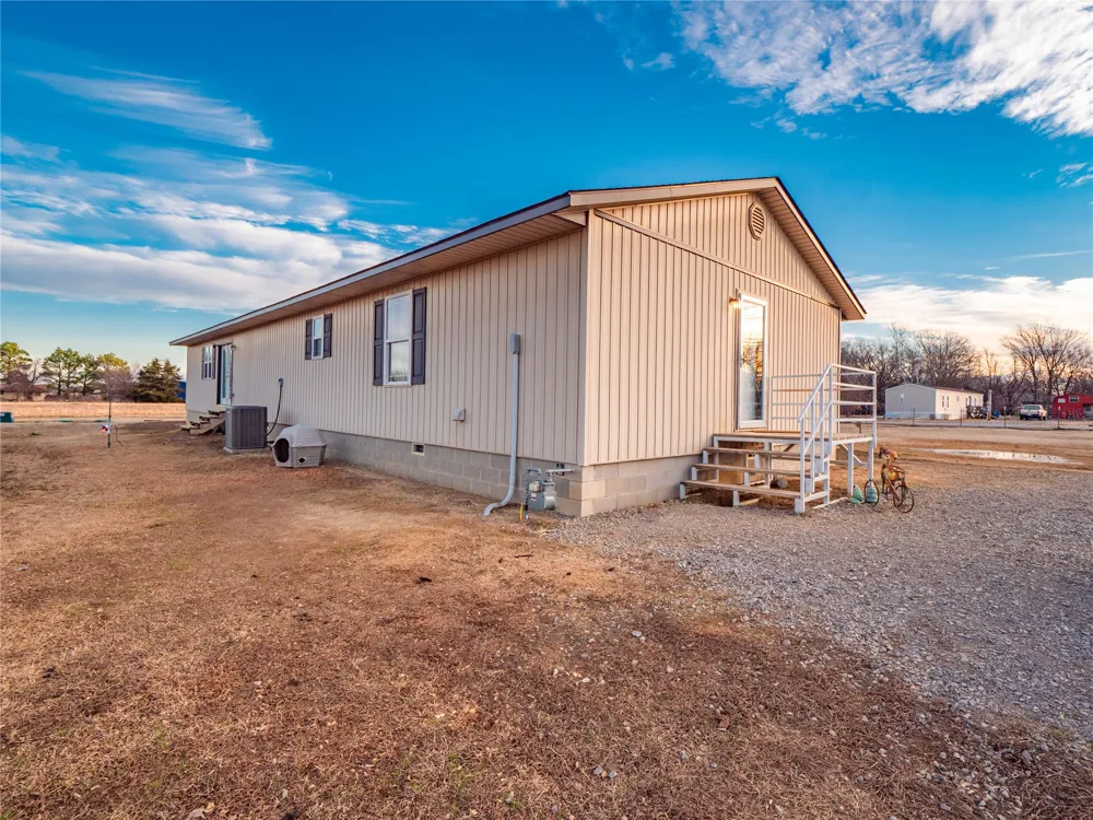 609 1st Street Pittsburg, OK 74560