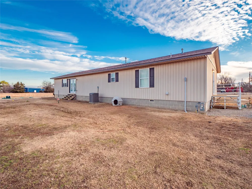 609 1st Street Pittsburg, OK 74560