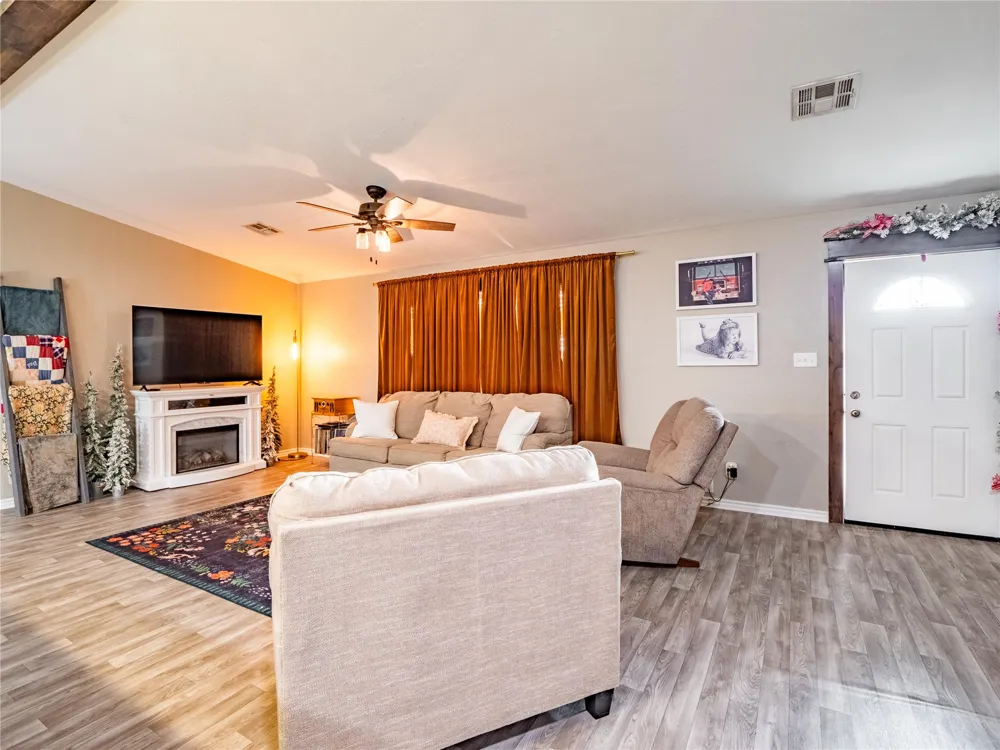 609 1st Street Pittsburg, OK 74560