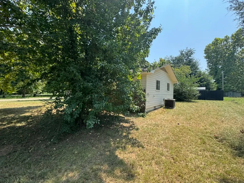 600 S Southerland Road Gans, OK 74936