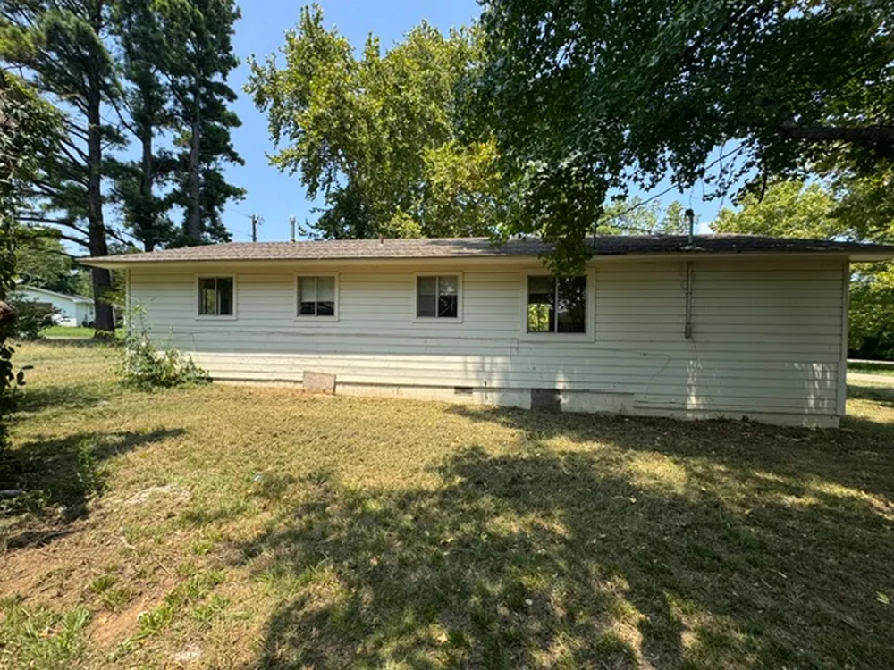 600 S Southerland Road Gans, OK 74936