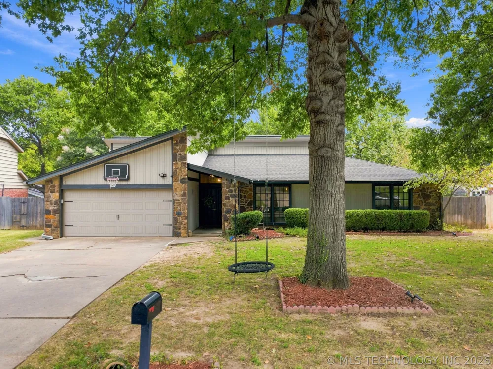 8211 S Marion Avenue Tulsa, OK 74137