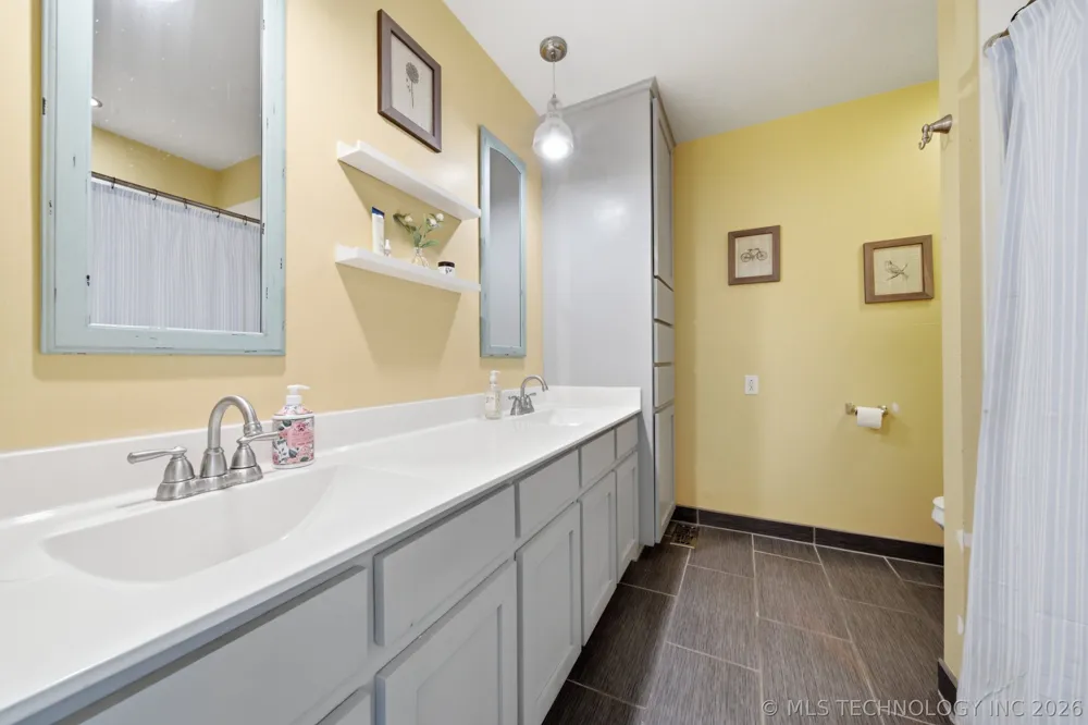 8211 S Marion Avenue Tulsa, OK 74137