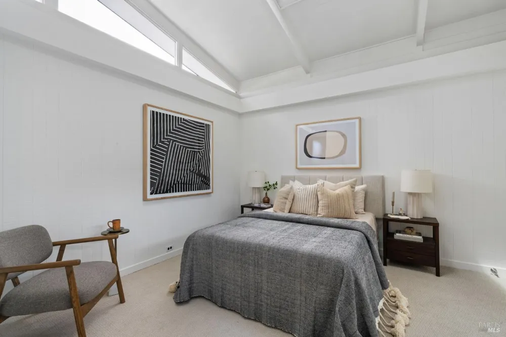 43 La Crescenta Way San Rafael, CA 94901