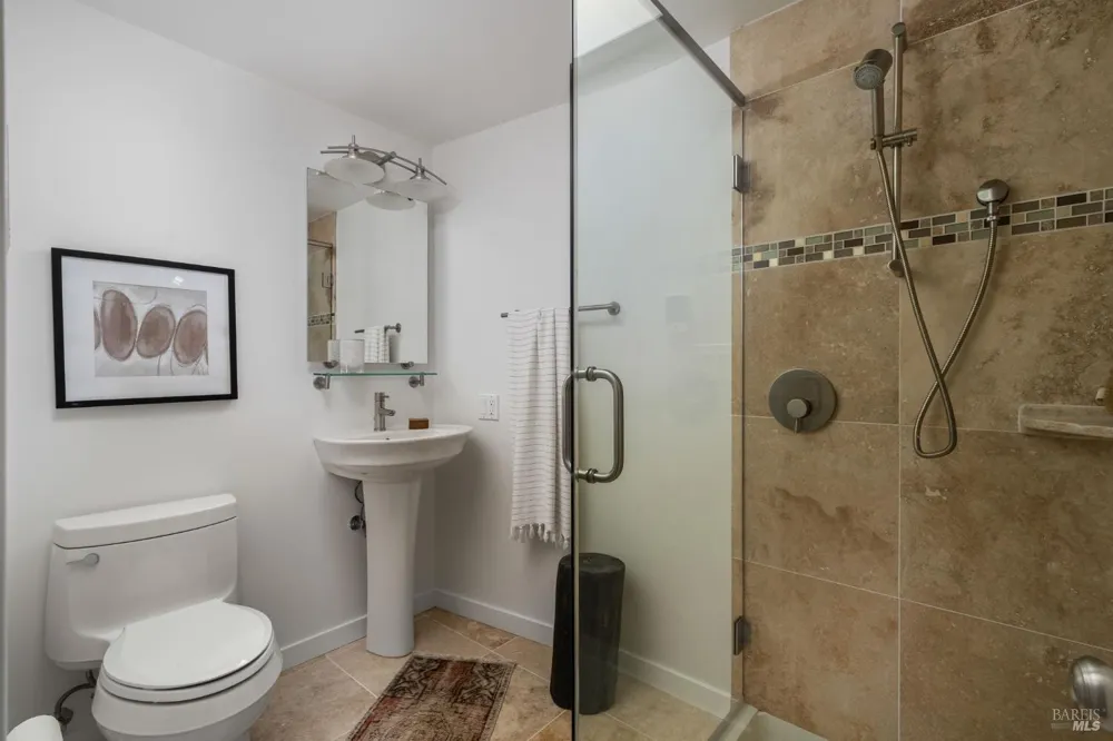 43 La Crescenta Way San Rafael, CA 94901