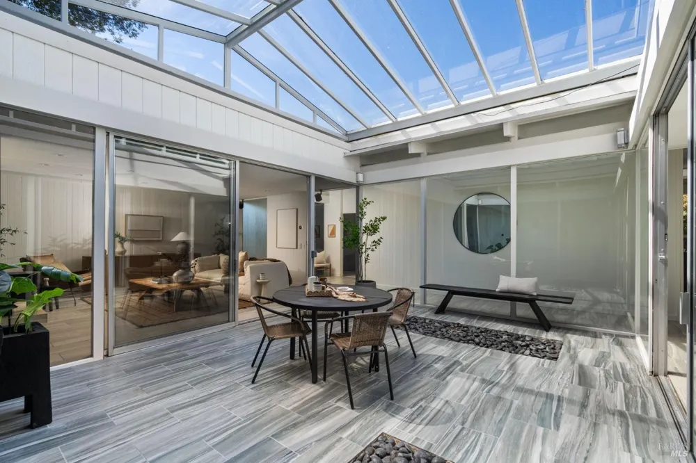 43 La Crescenta Way San Rafael, CA 94901