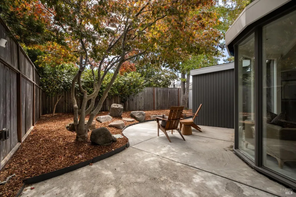 43 La Crescenta Way San Rafael, CA 94901