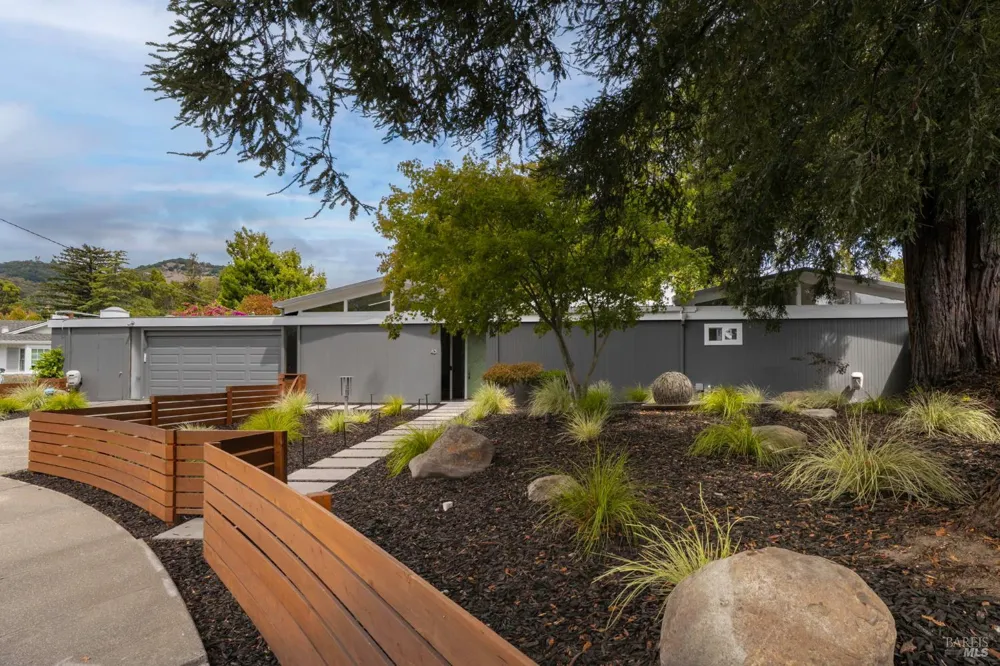43 La Crescenta Way San Rafael, CA 94901
