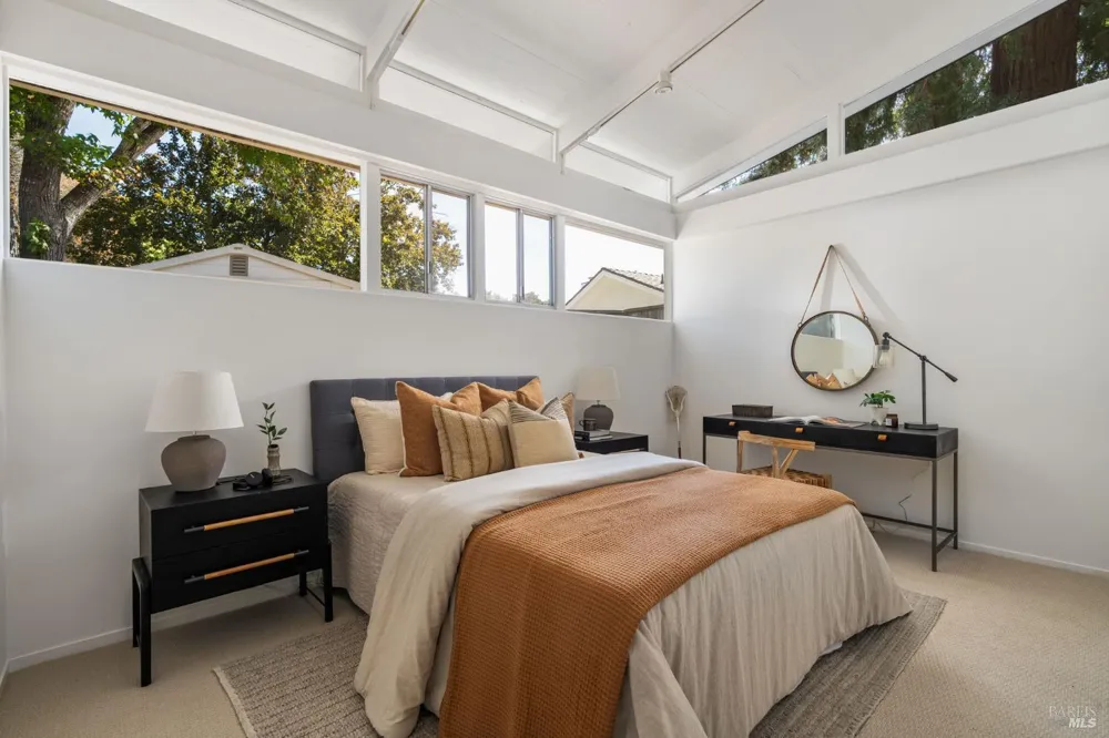 43 La Crescenta Way San Rafael, CA 94901
