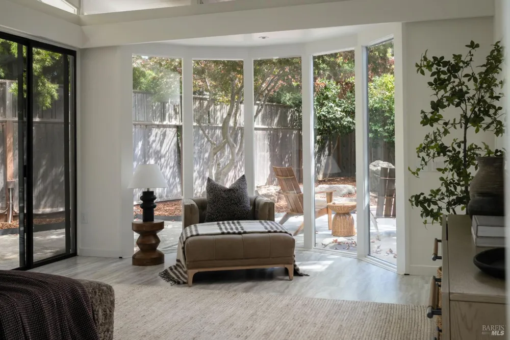 43 La Crescenta Way San Rafael, CA 94901