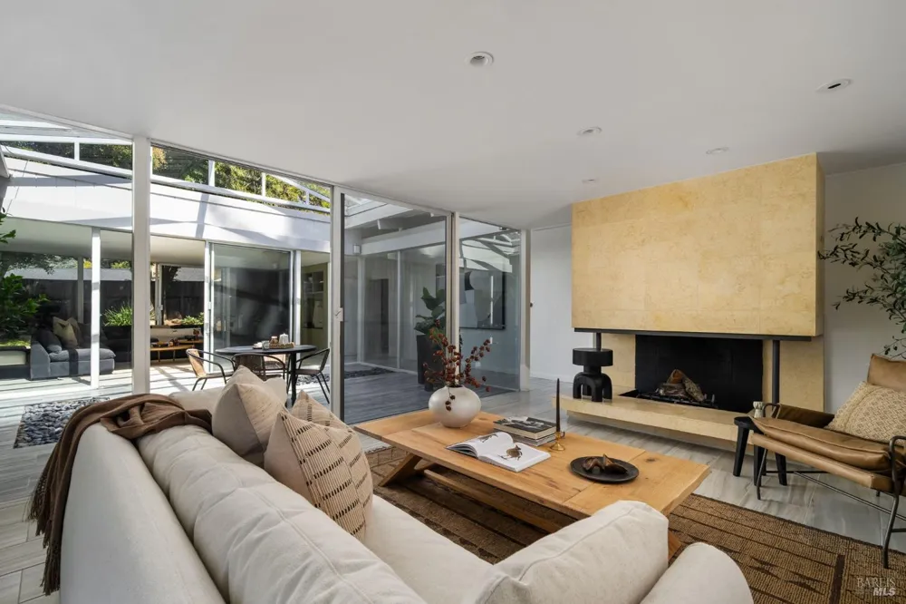 43 La Crescenta Way San Rafael, CA 94901