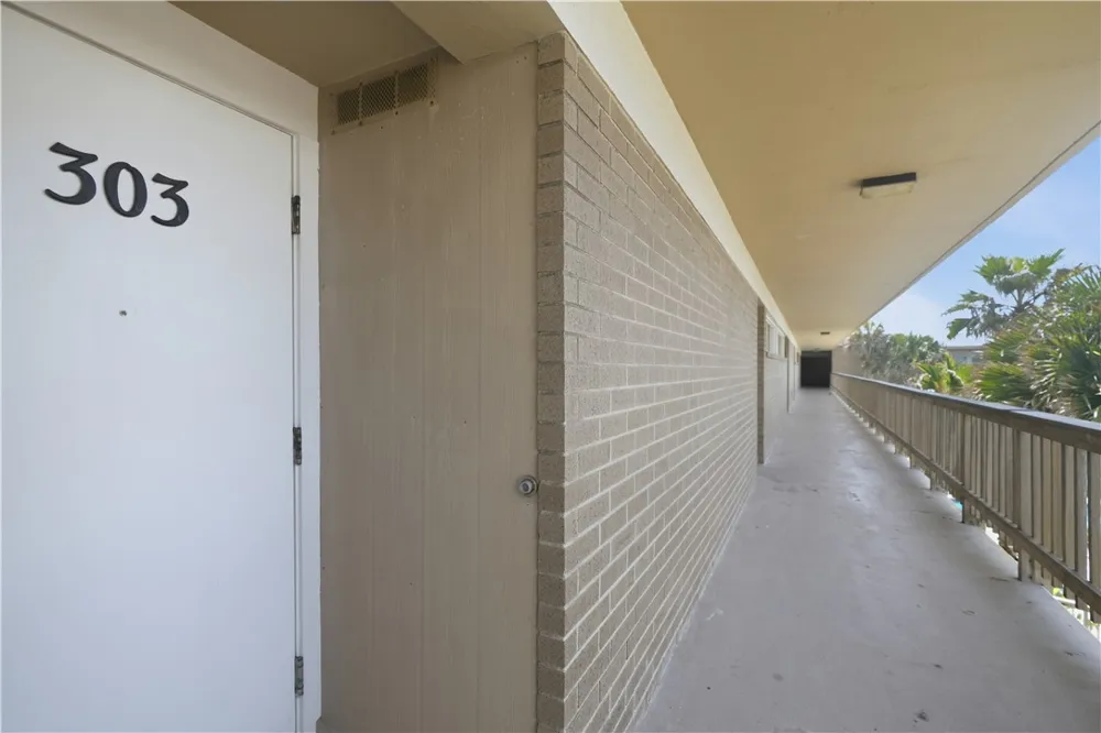 15340 Leeward Drive #303 Corpus Christi, TX 78418