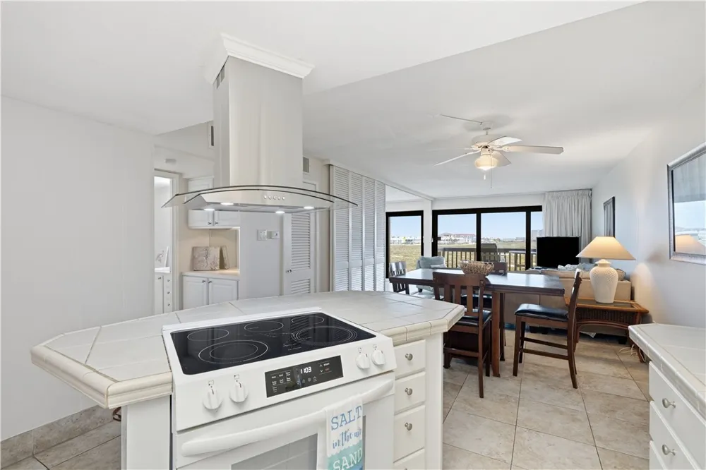 15340 Leeward Drive #303 Corpus Christi, TX 78418