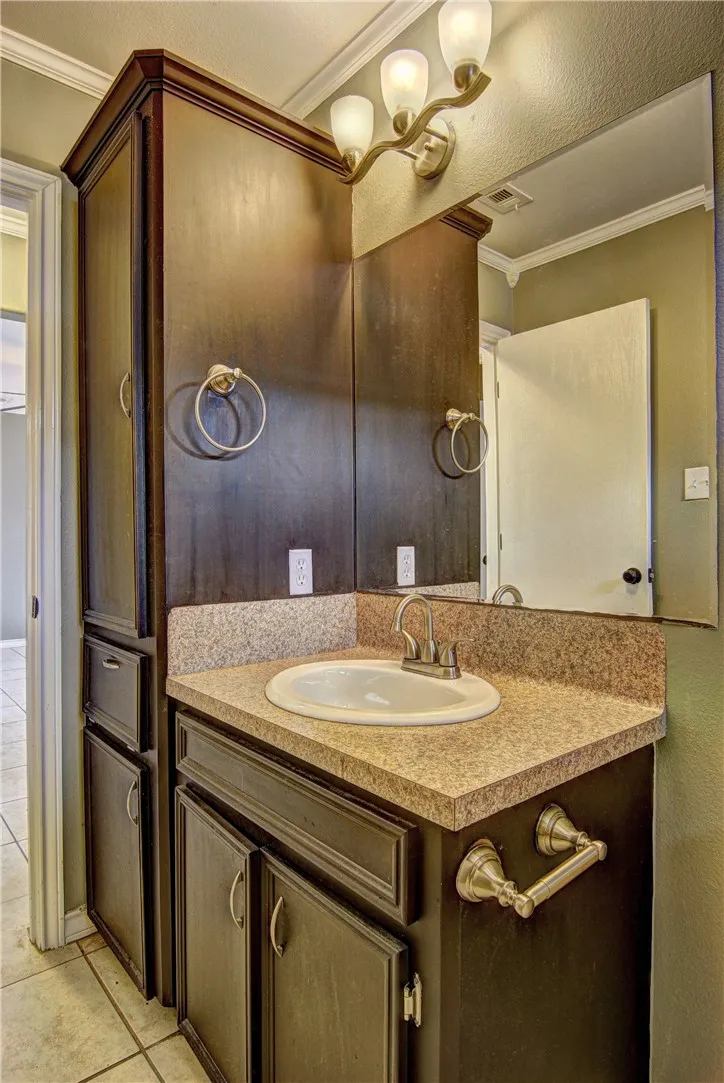 5825 Skylark Corpus Christi, TX 78408