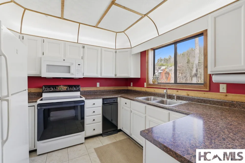 221 Toxaway Falls Drive #1A Lake Toxaway, NC 28747