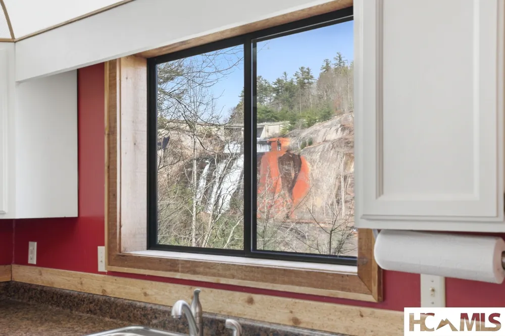 221 Toxaway Falls Drive #1A Lake Toxaway, NC 28747