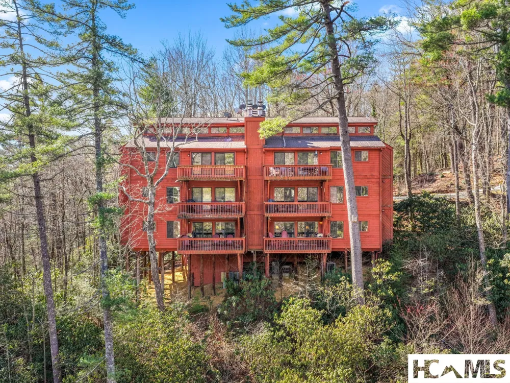 221 Toxaway Falls Drive #1A Lake Toxaway, NC 28747