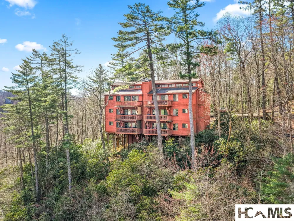 221 Toxaway Falls Drive #1A Lake Toxaway, NC 28747