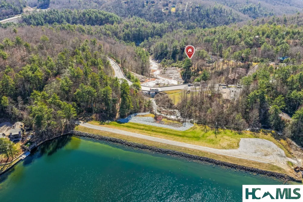 221 Toxaway Falls Drive #1A Lake Toxaway, NC 28747
