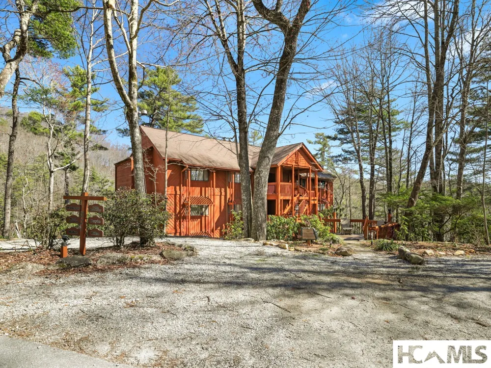 221 Toxaway Falls Drive #1A Lake Toxaway, NC 28747